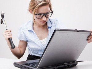 Thói quen xấu nên bỏ khi dùng Laptop Thói quen xấu nên bỏ khi dùng Laptop